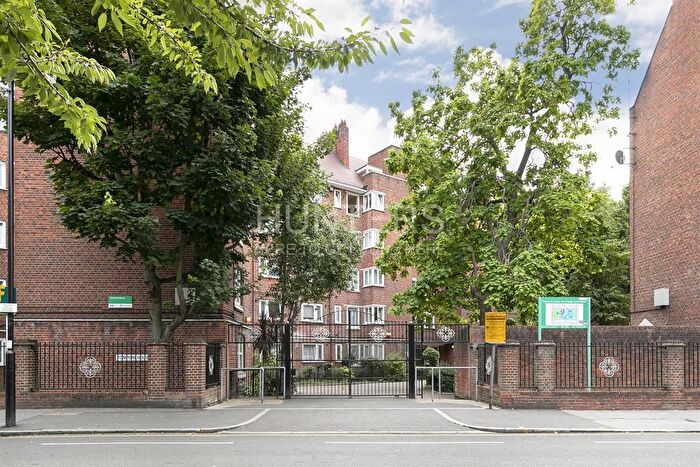 3 Bedroom Flat To Rent In Percival Street, London, EC1V