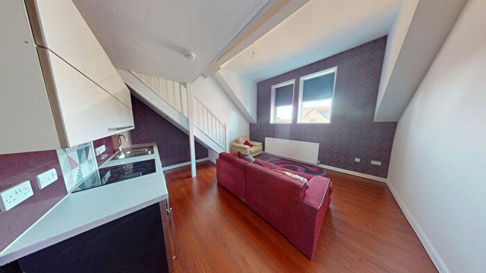 2 Bedroom Flat To Rent In Westgate, Bradford, BD1