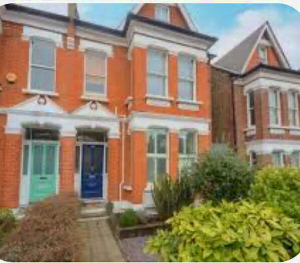 1 Bedroom Flat To Rent In Red Post Hill, East Dulwich, London, SE24