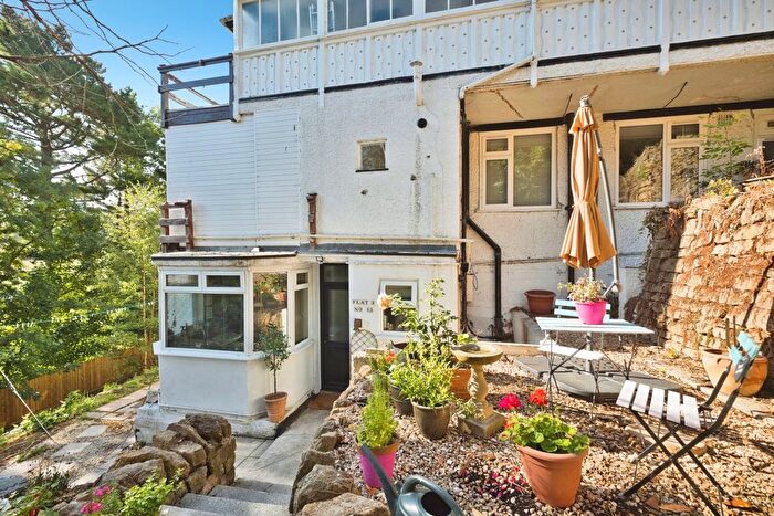 2 Bedroom Flat For Sale In Penn Hill, Yeovil, Somerset, BA20