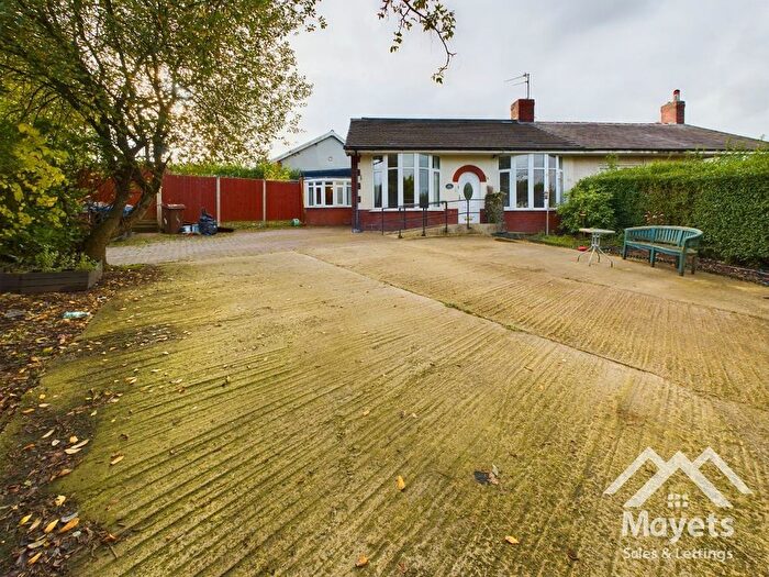 4 Bedroom Bungalow To Rent In Shadsworth Road, Blackburn, BB1