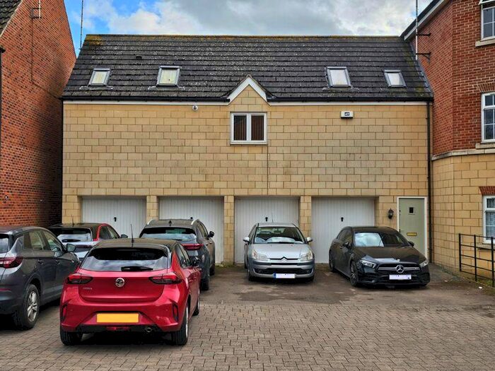 2 Bedroom Coach House To Rent In Shawbury Avenue Kingsway, Gloucester, GL2