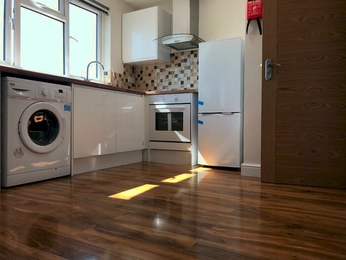 1 Bedroom Flat To Rent In West Way, London, NW10