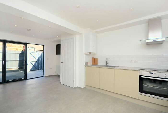 5 Bedroom Property To Rent In Outram Place, King's Cross, London, N1