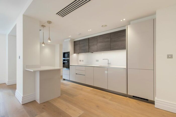 2 Bedroom Flat To Rent In Kensington Gardens Square, London W2