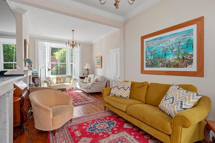 4 Bedroom End Of Terrace House For Sale In Banbury Road, South Hackney, London, E9