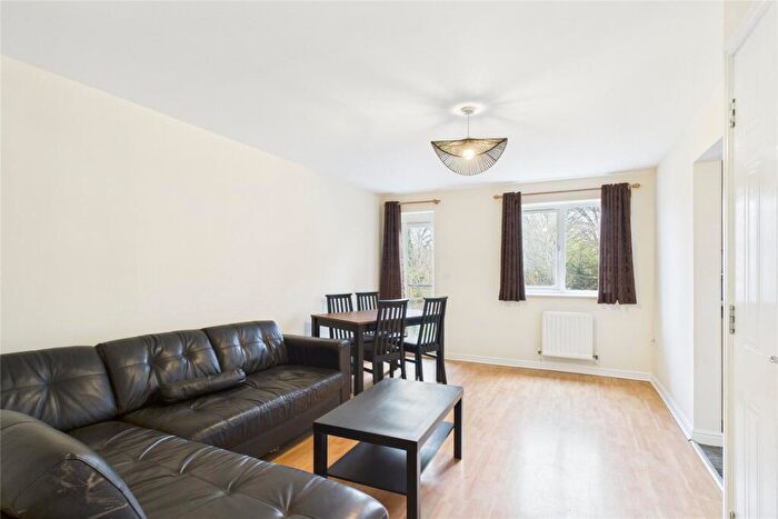 2 Bedroom Apartment To Rent In Capital Point, Temple Place, Reading, Berkshire, RG1