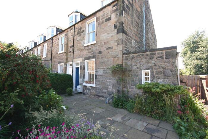 1 Bedroom Flat To Rent In Bell Place, Stockbridge, Edinburgh, EH3