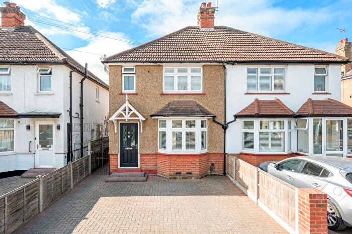 3 Bedroom House To Rent In Thornhill Road, Surbiton, KT6