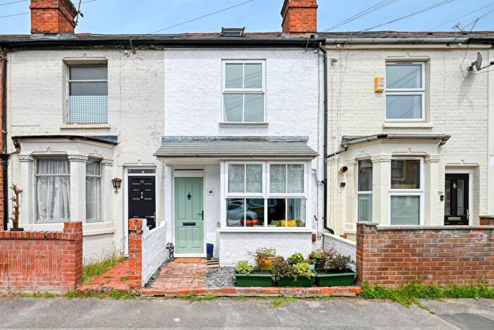 3 Bedroom Terraced House For Sale In Queens Road, Caversham, RG4
