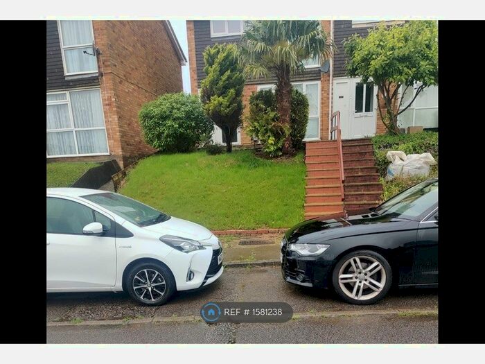 3 Bedroom End Of Terrace House To Rent In Buchanan Drive, Luton, LU2