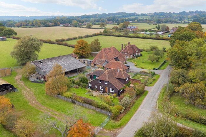 3 Bedroom Detached House For Sale In Newland Green Lane, Egerton, TN27