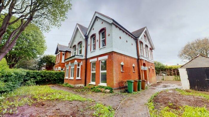 3 Bedroom Apartment To Rent In Grosvenor Avenue, Carshalton, SM5