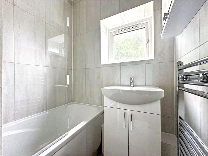 4 Bedroom Flat To Rent In Stroud Crescent, Wandsworth, London, SW15