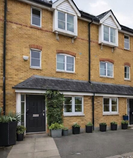 4 Bedroom Terraced House To Rent In The Sidings, Bedford, MK42