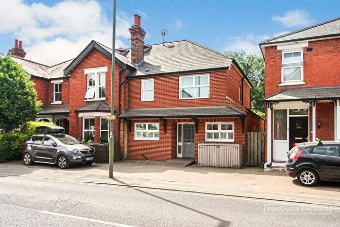 4 Bedroom Semi-Detached House To Rent In Walton Road, East Molesey, KT8