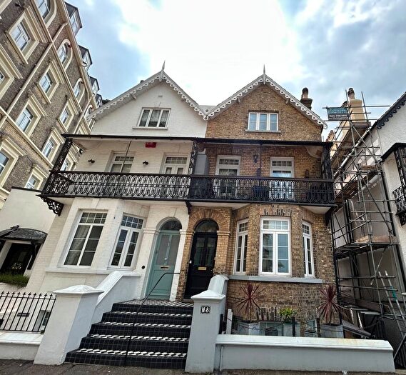 2 Bedroom Flat To Rent In Queens Gardens, Broadstairs, Kent, CT10