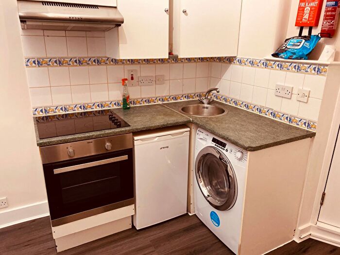 Studio To Rent In Queens Avenue, London, N10
