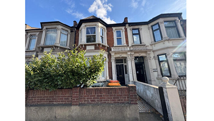 2 Bedroom Flat For Sale In B Romford Road, Forest Gate, London, E7