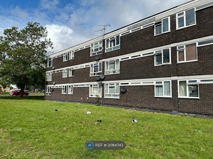 1 Bedroom Flat To Rent In Little Lullaway, Basildon, SS15