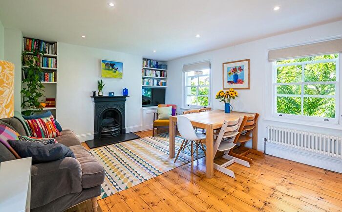 2 Bedroom Flat For Sale In Wilson Road, Camberwell, SE5