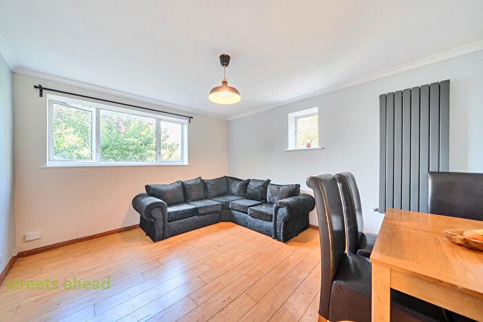 1 Bedroom Flat To Rent In South Norwood Hill, London, SE25