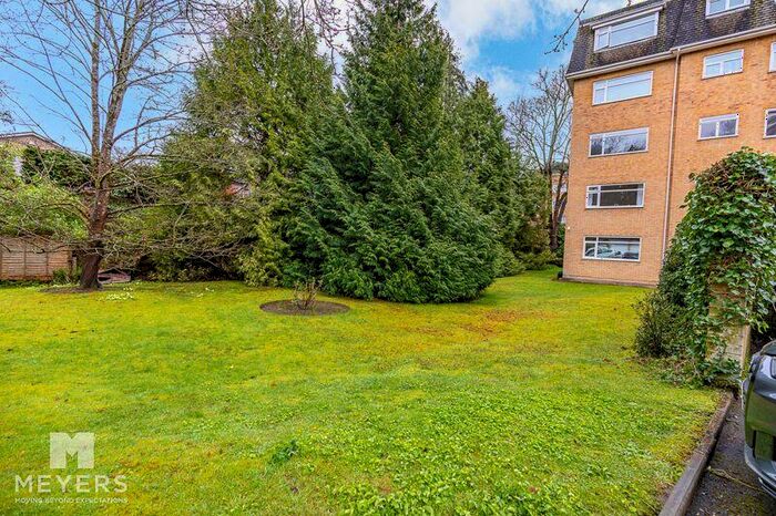 2 Bedroom Apartment For Sale In St. Valerie Road, Bournemouth, BH2