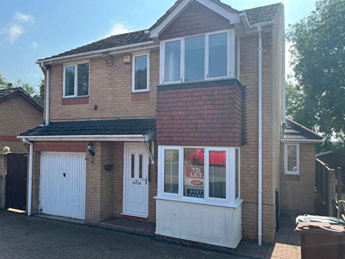 4 Bedroom Detached House To Rent In Richmond Road, Pontefract, WF9