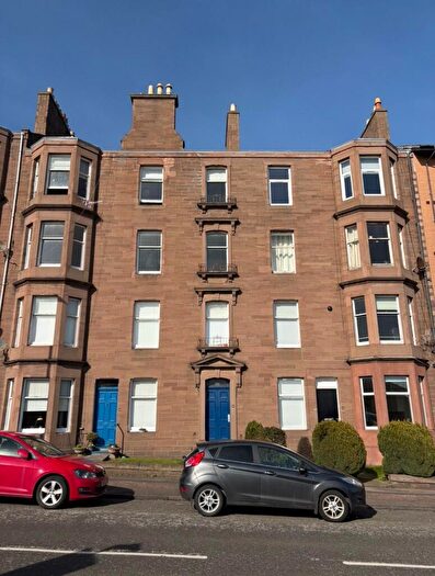 3 Bedroom Flat To Rent In Blackness Road, Dundee, DD2