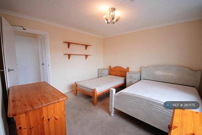 5 Bedroom End Of Terrace House To Rent In De Vere Lane, Colchester, CO7