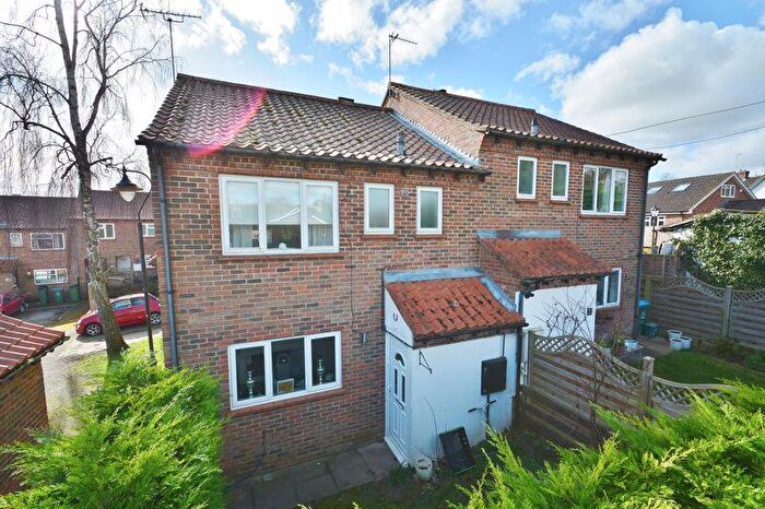 3 Bedroom Semi-Detached House For Sale In Peascroft, Long Crendon, HP18