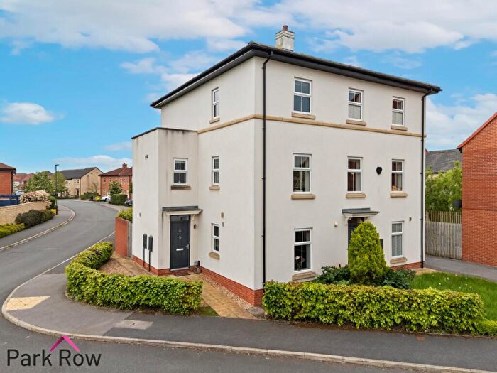 4 Bedroom Semi Detached House For Sale In Fairfield Link, Sherburn In Elmet, Leeds, LS25
