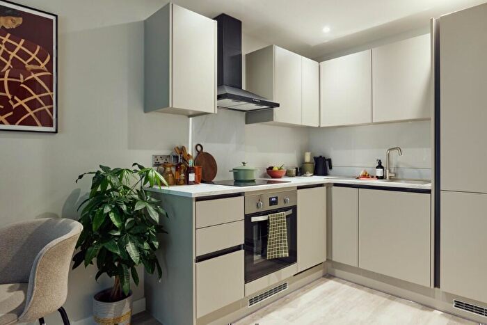 1 Bedroom Apartment To Rent In Flat, Gramercy Tower, Curran Road, CF10