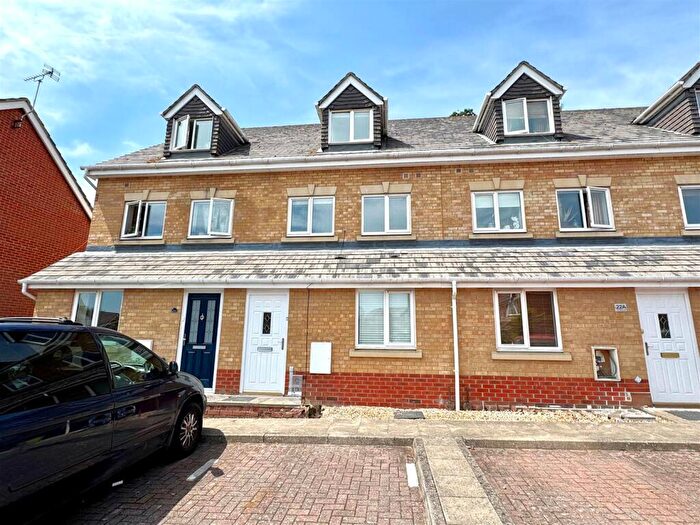 2 Bedroom Maisonette To Rent In Oak Coppice Road, Whiteley, PO15