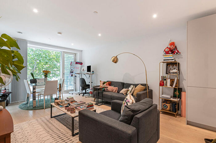 1 Bedroom Flat For Sale In Deacon Street, London, London, London, SE17
