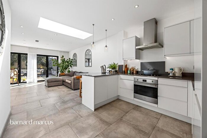 3 Bedroom Terraced House For Sale In Coldharbour Road, Croydon, CR0