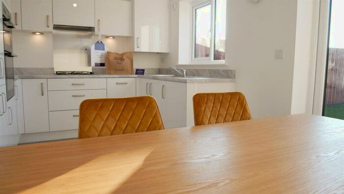 3 Bedroom Semi-Detached House To Rent In Robertsons Way, Droylsden, M43