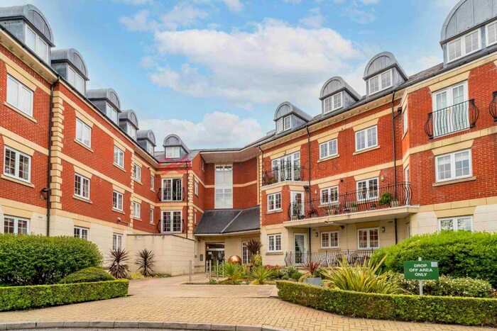 3 Bedroom Flat To Rent In Eascote Road, Pinner, HA5