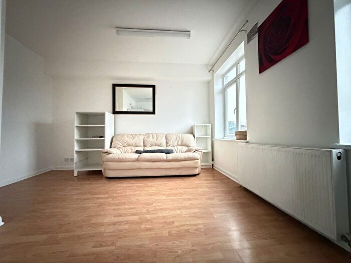 2 Bedroom Flat For Sale In Church Parade, Harrow, HA3