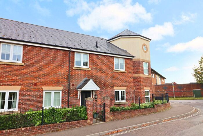 2 Bedroom Flat For Sale In Chapel Drove, Hedge End, SO30