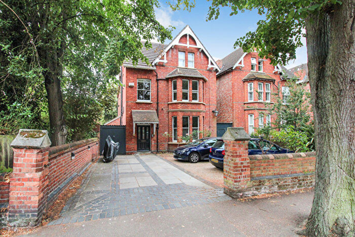 1 Bedroom Apartment For Sale In Lansdowne Road, Bedford, MK40