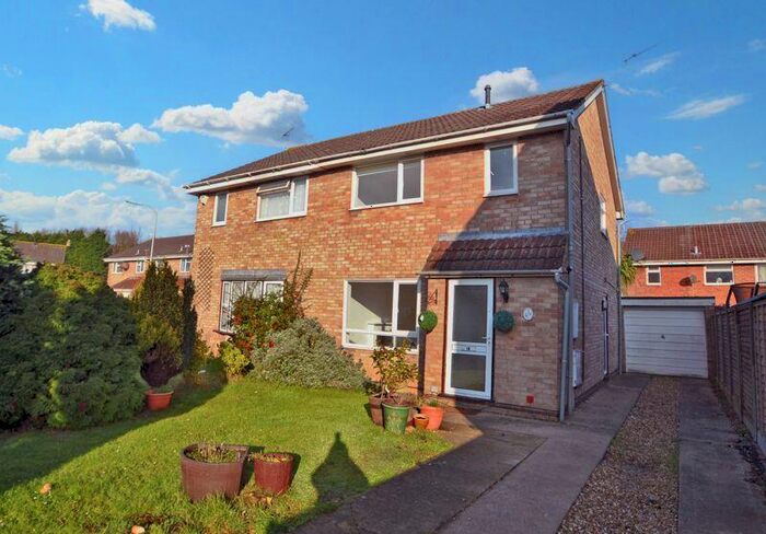 3 Bedroom Semi-Detached House To Rent In Streamside, Clevedon, BS21