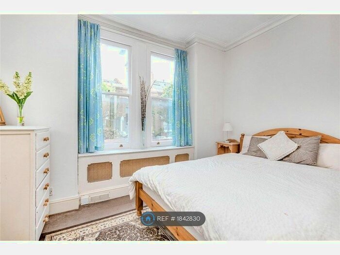1 Bedroom Flat To Rent In Reporton Road, Fulham, SW6
