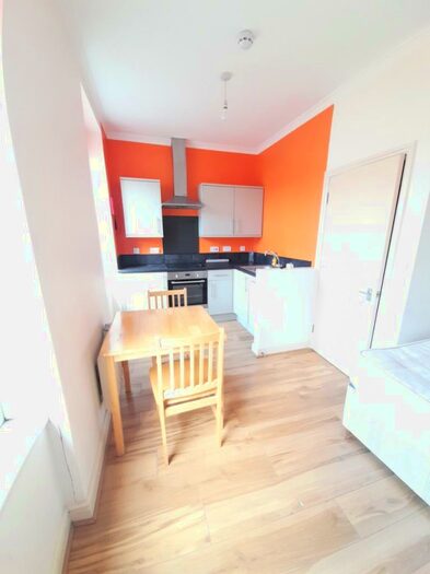 Studio To Rent In Hornsey Road, Archway, N19
