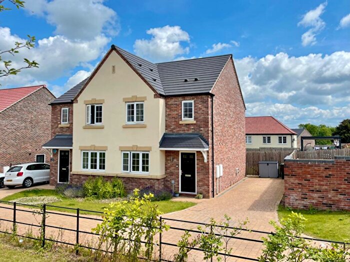 3 Bedroom Semi-Detached House To Rent In Ezart Avenue, Wetherby, LS22