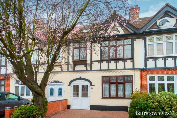 4 Bedroom House To Rent In Eccleston Crescent, RM6