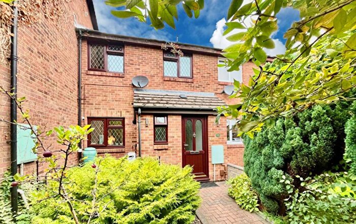 3 Bedroom Terraced House For Sale In Lagonda Close, Newport Pagnell, MK16