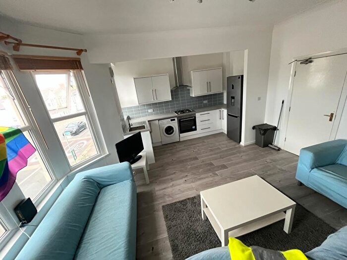 3 Bedroom Flat To Rent In Whitchurch Road, Cardiff(City), CF14