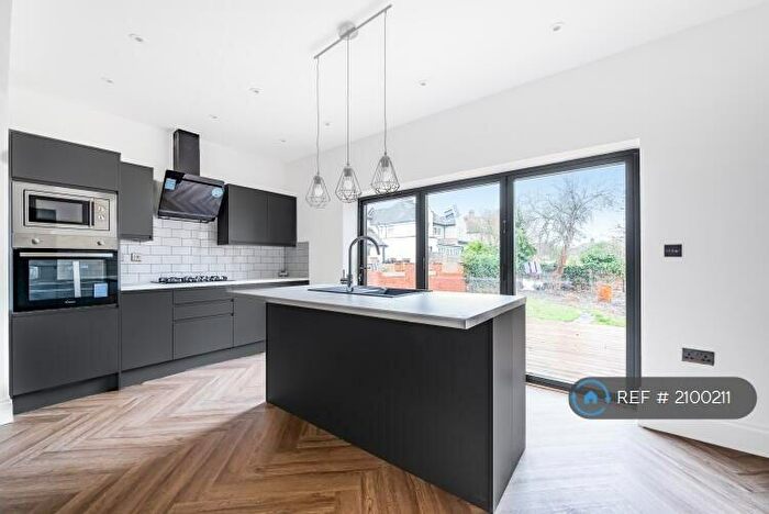 5 Bedroom Semi-Detached House To Rent In Knights Hill, London, SE27