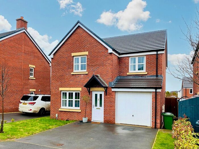 4 Bedroom Detached House To Rent In Lark Gardens, Clehonger, Hereford, HR2